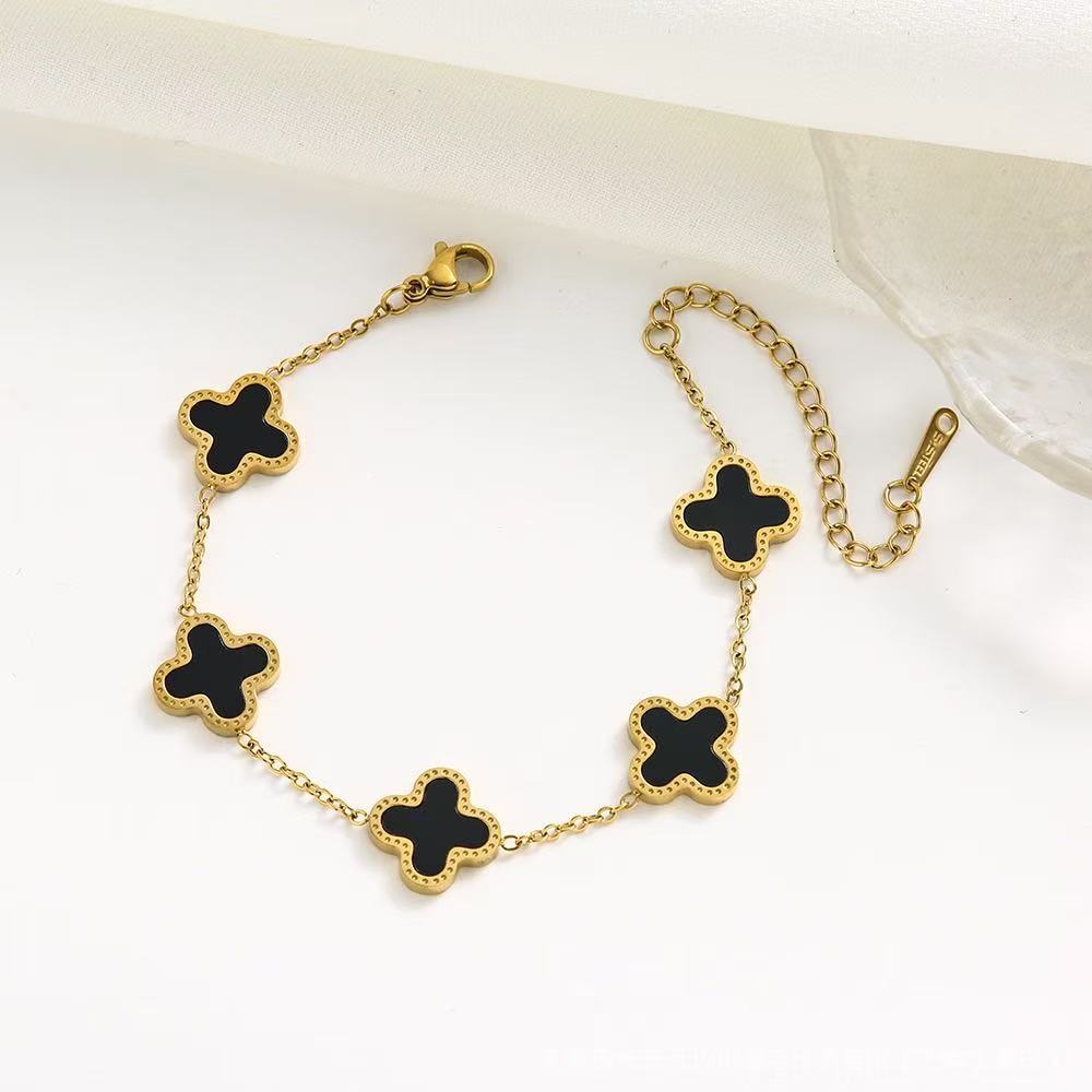 QXT-134 Clover Bracelet – Stainless Steel | Elegant & Durable Accessory