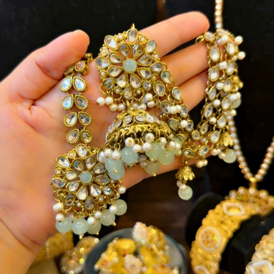 Kundan Jhoomka with Sahara & Bindiya