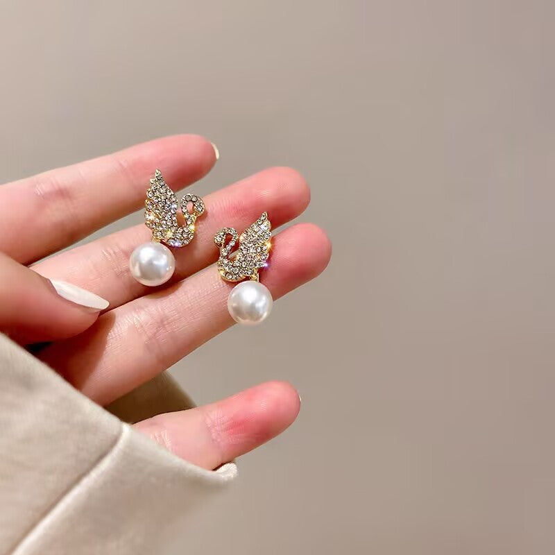 ZJE-911 Swan Pearl Earrings - Golden Rs 278